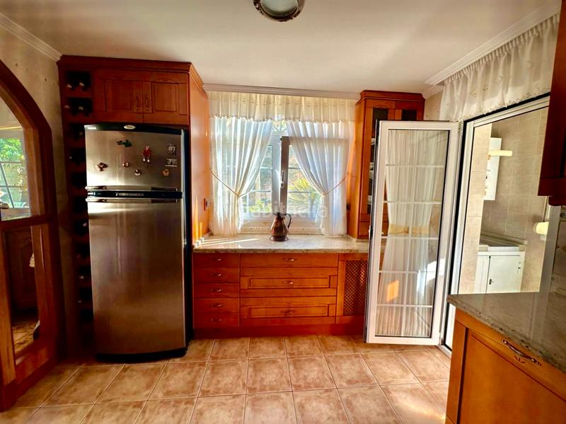 Foto 62a2236b-8e2a-478a-b0d5-adb517f6be2f. Chalet avec chauffage parking dans Pueblo Acantilado-Lanuza Campello (el)