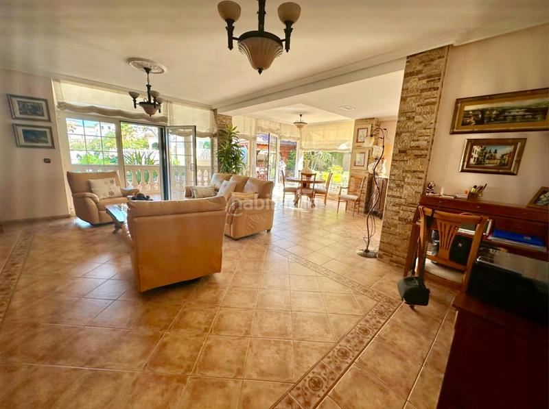 Foto 0ff9f182-fe8d-4c25-a717-524fbb6e4832. Chalet con riscaldamento parcheggio in Pueblo Acantilado-Lanuza Campello (el)