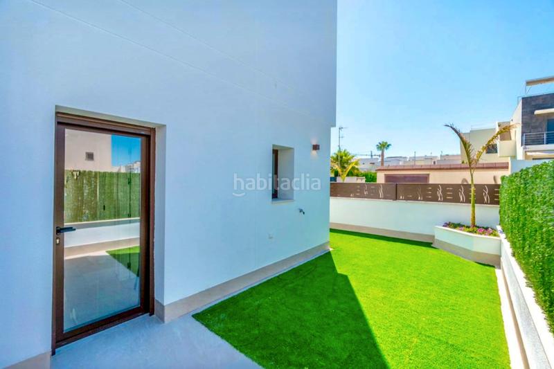 Foto 58b2c30f-4b9f-46cb-9391-531f1cb8397c. Casa adossada amb aparcament piscina a Benijófar