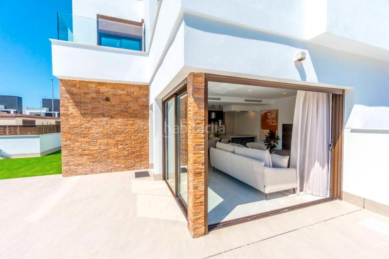 Foto c13ccc38-bdc1-440b-ac34-cf4d08e8d468. Casa adossada amb aparcament piscina a Benijófar