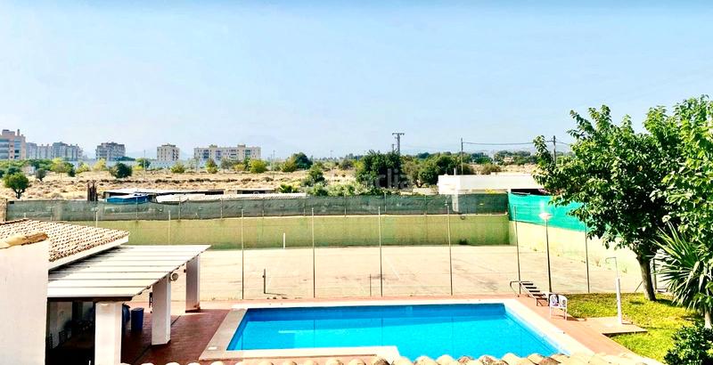 Foto 214f7745-b181-4bd1-85c4-2465f30a3fab. Chalet avec cheminée chauffage parking piscine dans San Juan de Alicante