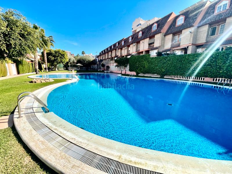 Foto c5e8a997-3815-41b7-9f2e-d2580e9f799c. Casa adossada amb xemeneia calefacció aparcament piscina a Alicante