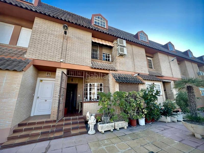 Foto f4197998-5ae0-4c17-8a4a-01c8bfd9e030. Semi detached house with fireplace heating parking pool in Alicante