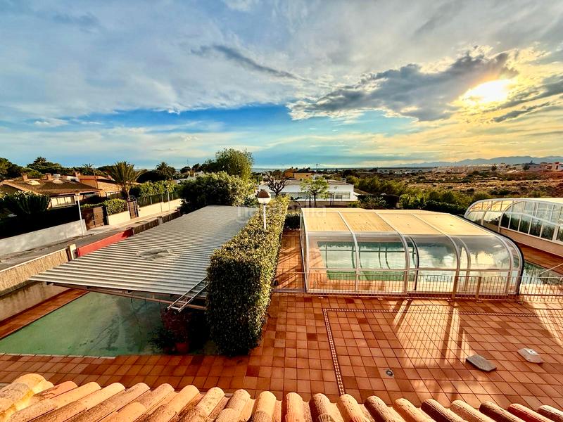 Foto c3b1a125-1e8c-42cc-8ded-804c641df216. Chalet avec cheminée chauffage parking piscine dans Santa Pola