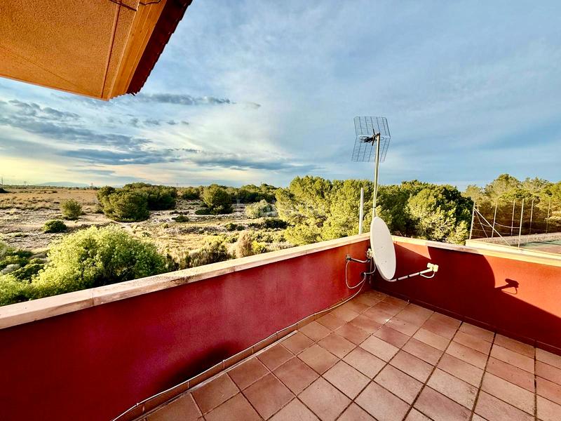 Foto 373ebd43-948f-4aae-b0f3-35617c1300d4. Chalet con camino riscaldamento parcheggio piscina in Santa Pola