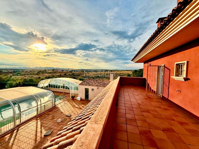 Foto eed49d02-85be-47a3-965a-c21028248461. Chalet con camino riscaldamento parcheggio piscina in Santa Pola