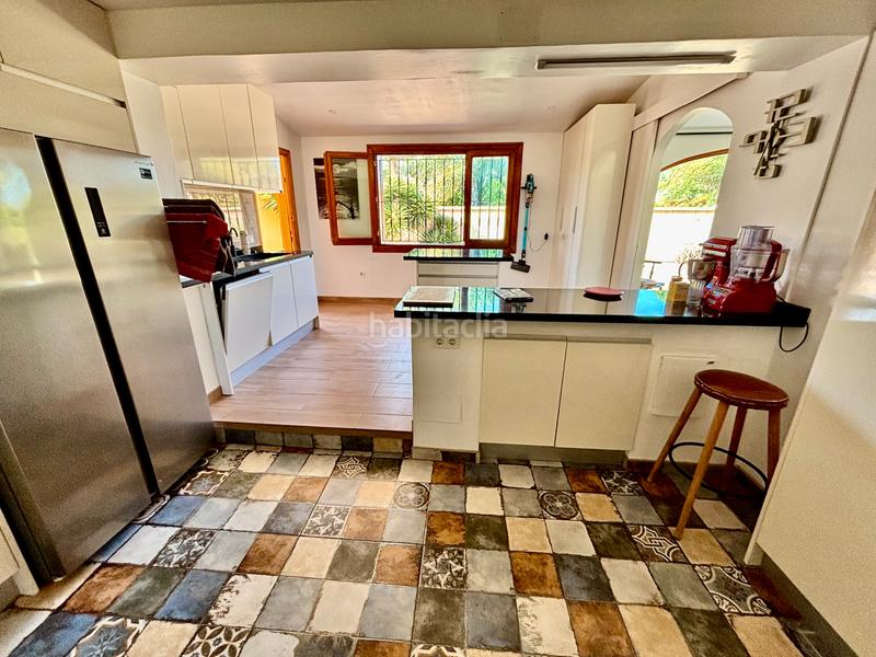 Foto bfaa77b1-bd98-4c64-84da-540308729b55. Chalet avec cheminée chauffage parking piscine dans Alicante