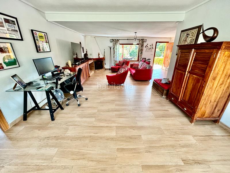 Foto cc472c26-e445-4a64-8e66-32788476e7d5. Chalet avec cheminée chauffage parking piscine dans Alicante