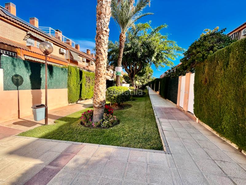 Foto 12ef469d-2858-4793-bbc8-cfc94da73184. Casa a schiera con camino riscaldamento parcheggio piscina in Alicante