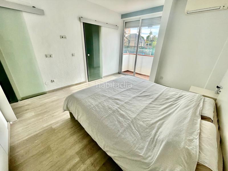 Foto d98c812c-97f0-46d8-84ca-84d1cca4138a. Casa a schiera con camino riscaldamento parcheggio piscina in Alicante