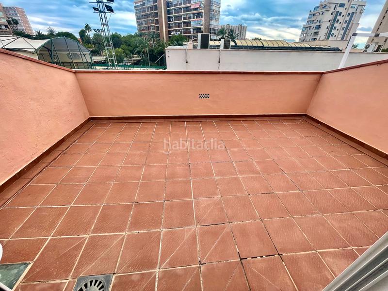 Foto 4a36e43c-fc5d-4c49-951a-71a114df01df. Casa adossada amb xemeneia calefacció aparcament piscina a Alicante