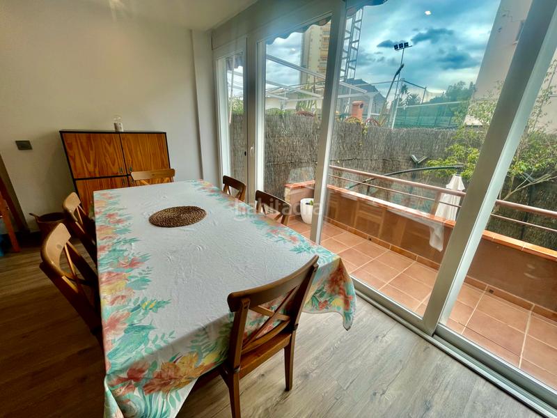 Foto 7c507350-350f-4350-ada6-b8e7e872de7e. Casa adossada amb xemeneia calefacció aparcament piscina a Alicante