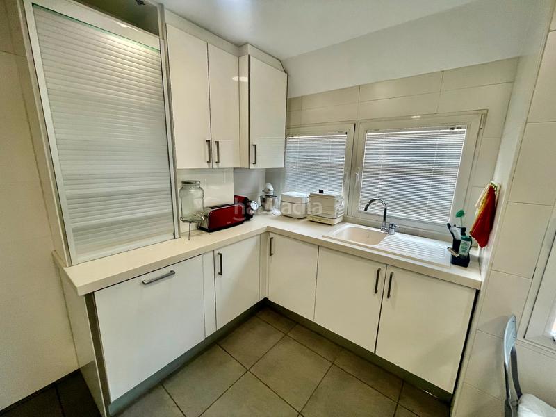 Foto dc3fb61b-0774-4ae7-aaa2-8b2312762328. Casa adossada amb xemeneia calefacció aparcament piscina a Alicante