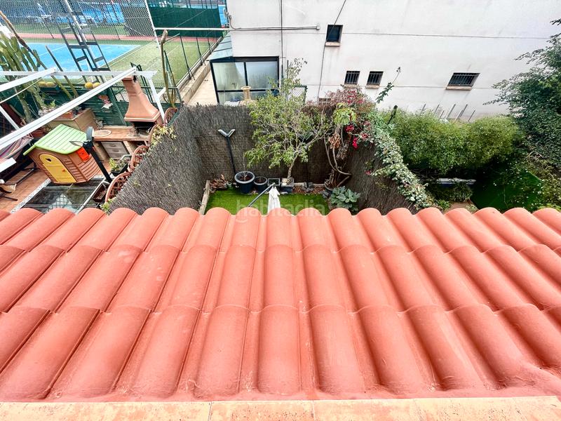 Foto e39586fe-8fb3-42cc-abf1-e27571a7f2c4. Casa adossada amb xemeneia calefacció aparcament piscina a Alicante