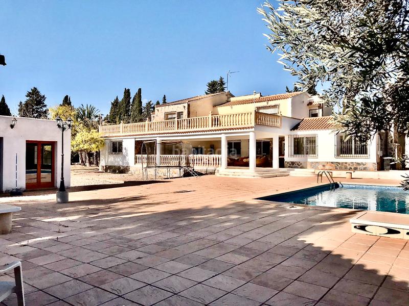 Foto 39a21cc5-9ea6-45ef-a6a4-a7406e8ca05e. Chalet mit kamin heizung parking pool in Alicante golf Alicante