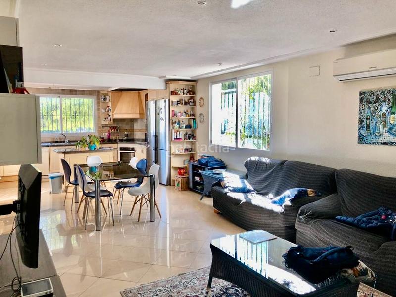 Foto 81f0f535-8bc0-4a53-8059-23c692ce17f4. Chalet mit kamin heizung parking pool in Alicante golf Alicante