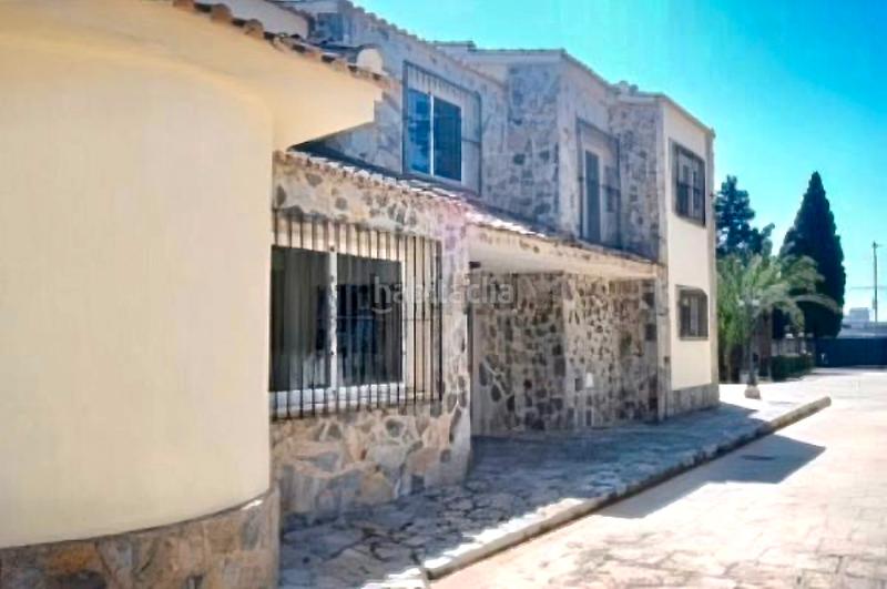 Foto 575ffff5-6a8d-4ca9-98c4-d6d7b442247e. Chalet avec cheminée chauffage parking piscine dans Alicante