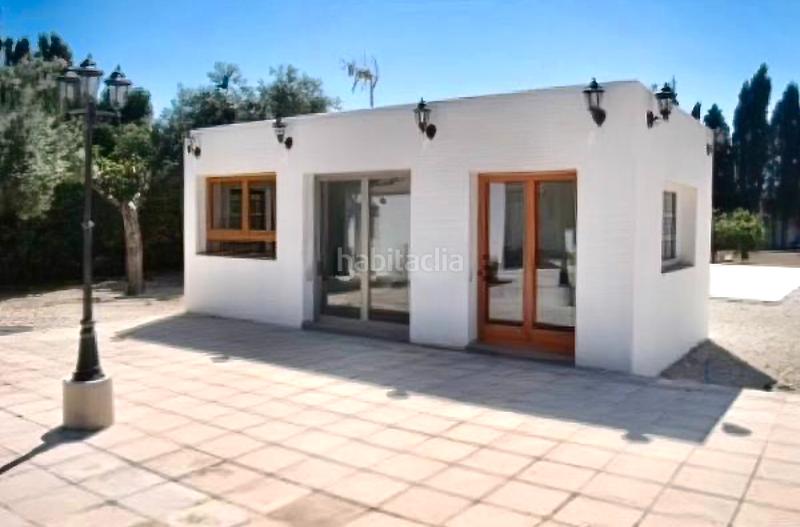 Foto 048a007a-c73f-4fa0-9df0-eba89cff2559. Xalet amb xemeneia calefacció aparcament piscina a Alicante