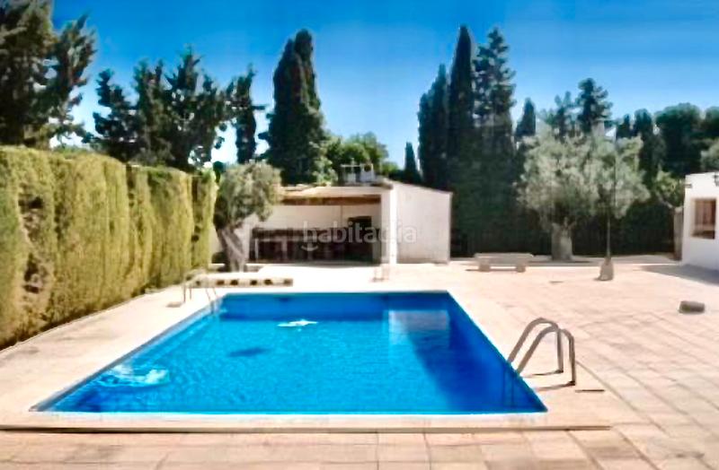 Foto 51192b57-f995-4c48-94a4-30abde10e7b0. Xalet amb xemeneia calefacció aparcament piscina a Alicante