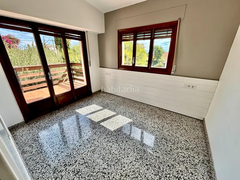 Foto 7c943124-6b84-4c99-a02d-ef3976bbb820. Chalet with fireplace parking pool in La Font-Mezquitas San Juan de Alicante