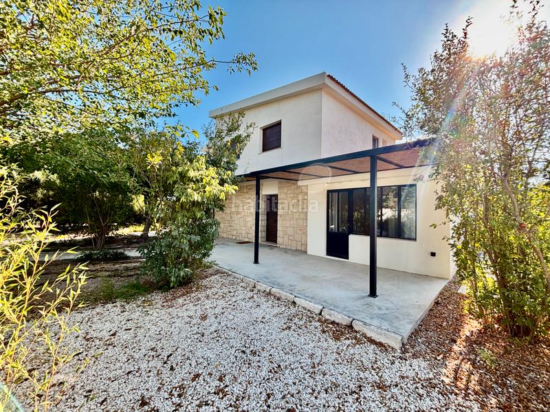 Foto 4b8426d0-ed27-4c37-8010-7b3dd05fc660. Chalet avec cheminée parking piscine dans La Font-Mezquitas San Juan de Alicante