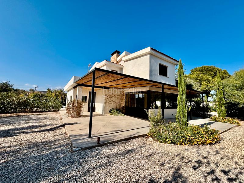 Foto 7da1f86e-67d2-47d9-913f-ac703e24f47f. Chalet con camino parcheggio piscina in La Font-Mezquitas San Juan de Alicante