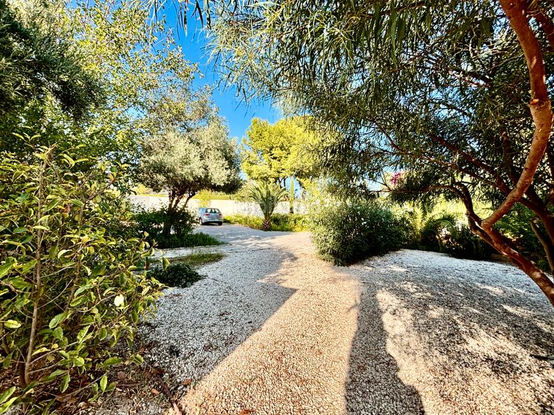 Foto 84c625eb-f9a1-42ec-ba7c-aed61206bfa6. Chalet con camino parcheggio piscina in La Font-Mezquitas San Juan de Alicante