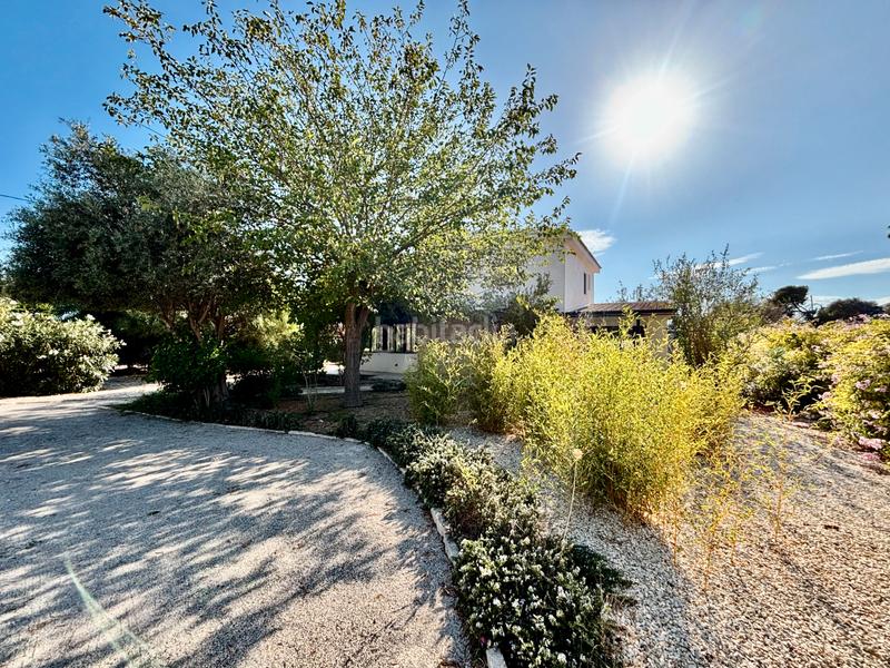 Foto 521872fe-4fd2-4822-846f-57717a5f2618. Xalet amb xemeneia aparcament piscina a La Font-Mezquitas San Juan de Alicante