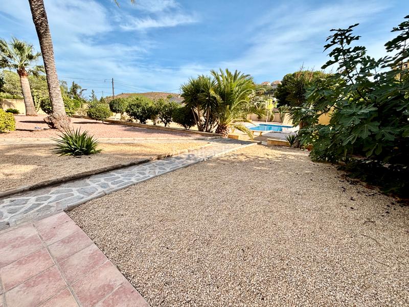 Foto 64d8b1e5-5e61-436f-8296-e6a49922d7b8. Chalet mit kamin heizung parking pool in Almajada-Ravel Mutxamel