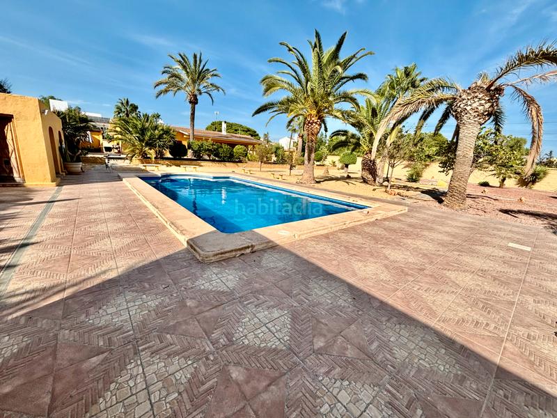 Foto 1f8e7db1-e018-4b6b-887a-5495e562ed5a. Chalet with fireplace heating parking pool in Almajada-Ravel Mutxamel