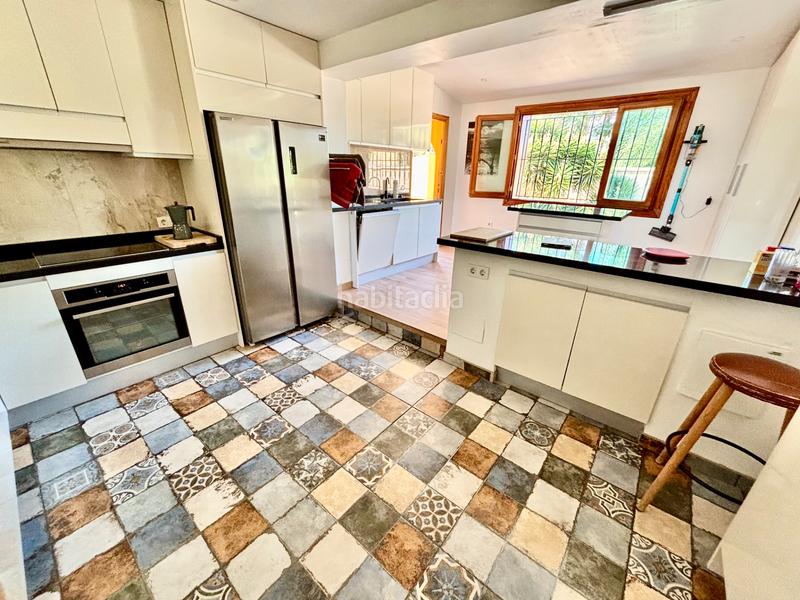 Foto 2f896b97-2c16-4b54-811e-6e82c75ec05d. Chalet with fireplace heating parking pool in Almajada-Ravel Mutxamel