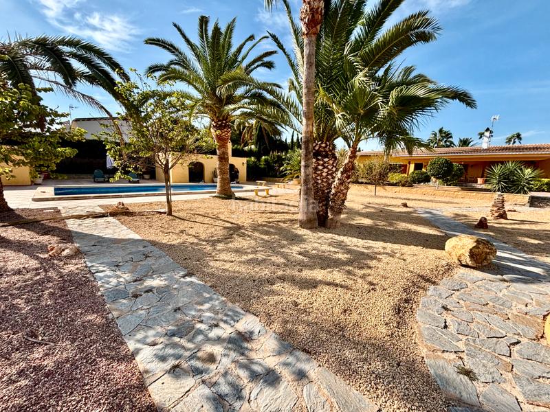 Foto f32f18a4-b7ad-4fc3-a02c-5ef0d2cc608d. Xalet amb xemeneia calefacció aparcament piscina a Mutxamel