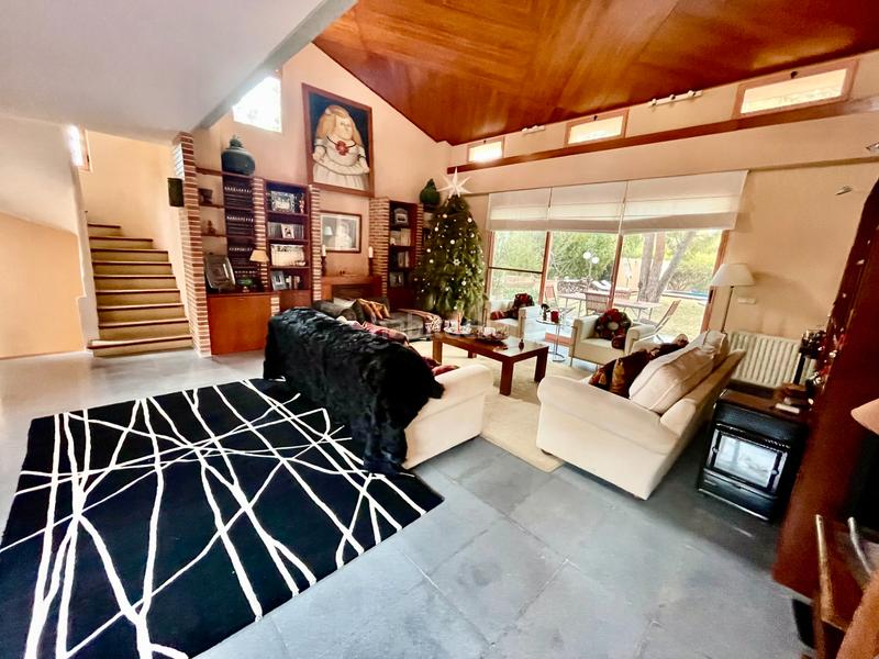 Foto 8878fbee-6c73-4999-9d43-85720c522618. Chalet mit kamin heizung parking pool in Villafranqueza Alicante