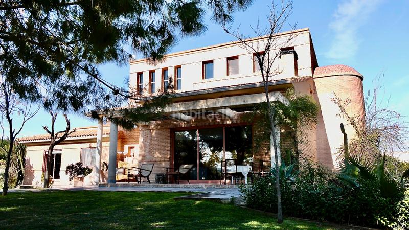 Foto 3639b451-ccab-41a9-a7c0-f36425f6cb3d. Chalet con camino riscaldamento parcheggio piscina in Alicante