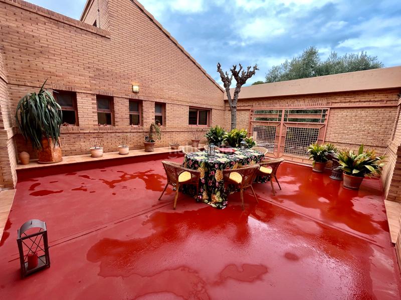 Foto 3c72fe03-1648-46b6-8cef-e128e2bd3716. Chalet con camino riscaldamento parcheggio piscina in Alicante