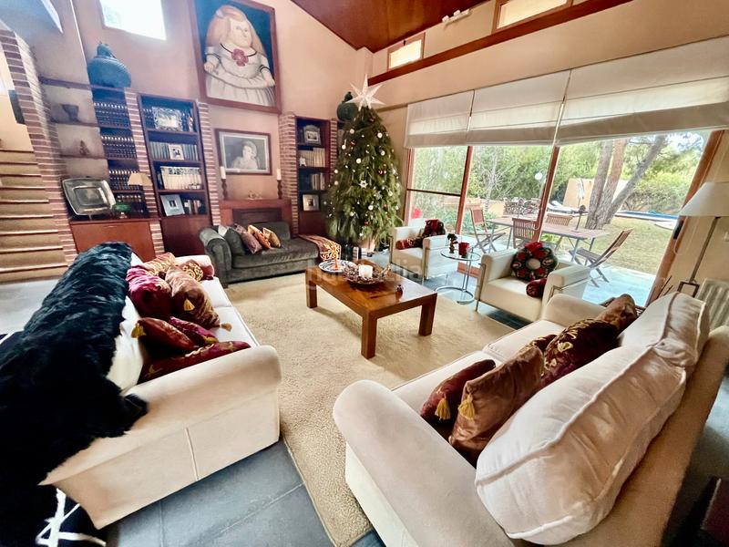 Foto 94aff1a4-1c96-4428-b745-408202e92c03. Chalet con camino riscaldamento parcheggio piscina in Alicante