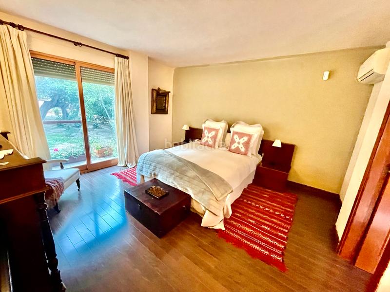 Foto ec21b9f4-ca7e-4642-92ca-e1d8f0a12c81. Chalet con camino riscaldamento parcheggio piscina in Alicante