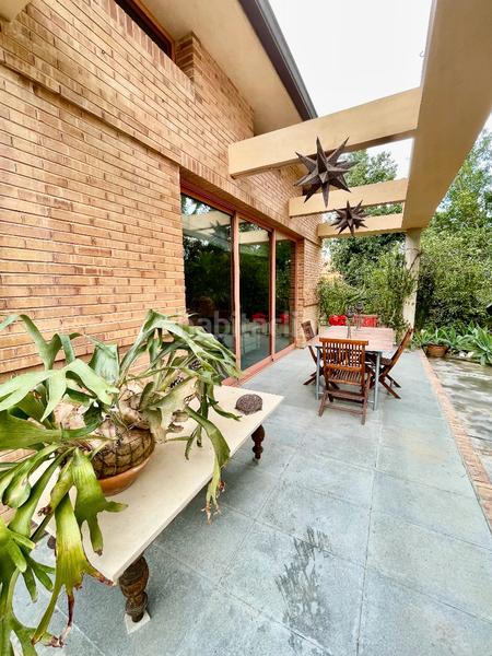 Foto 00670520-6132-443a-adfa-6f7490c711c9. Xalet amb xemeneia calefacció aparcament piscina a Alicante