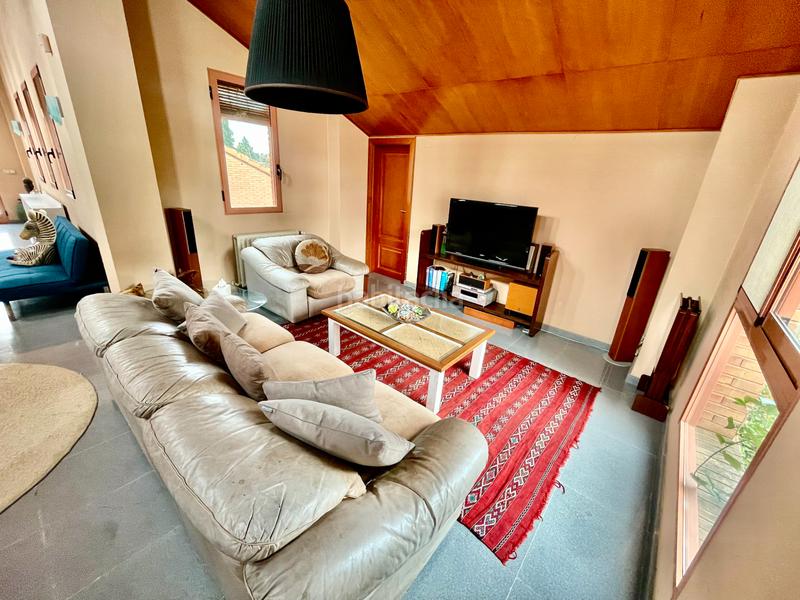 Foto 0e475177-f0aa-4c1e-8f54-8dc57aaeb9ee. Xalet amb xemeneia calefacció aparcament piscina a Alicante