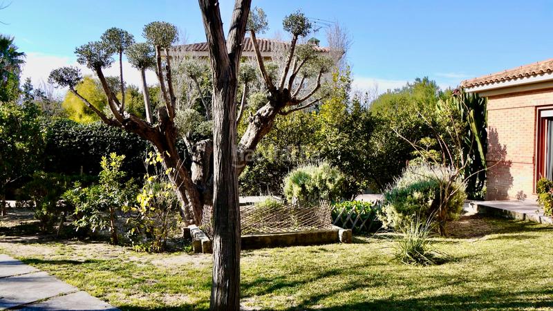 Foto bbe25914-3519-4ea4-a80c-6ccb65f70362. Xalet amb xemeneia calefacció aparcament piscina a Alicante