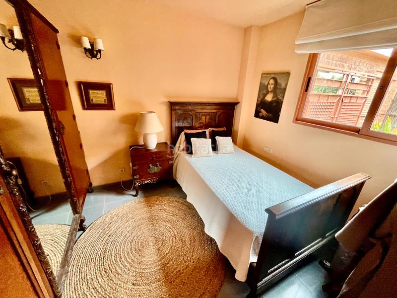 Foto fc3725fe-3f1d-4980-9144-e056d72d59b8. Xalet amb xemeneia calefacció aparcament piscina a Alicante