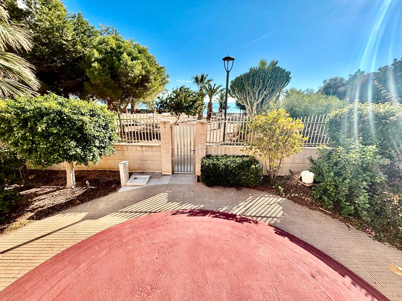 Foto 994bd869-4df6-4add-a7be-728063f40266. Flat with parking pool in Playa Muchavista Campello (el)