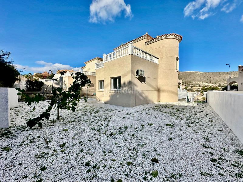 Foto 21772f5b-d7e7-44a7-8db7-7249307af498. Chalet en Pueblo Acantilado-Lanuza Campello (el)
