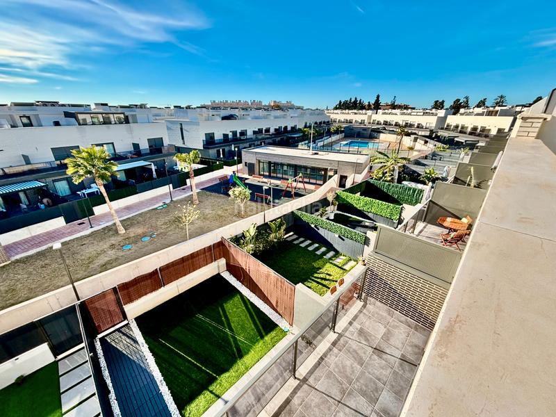 Foto 7114708c-42f8-4993-a120-df96aac92976. Casa adosada en Centro Mutxamel