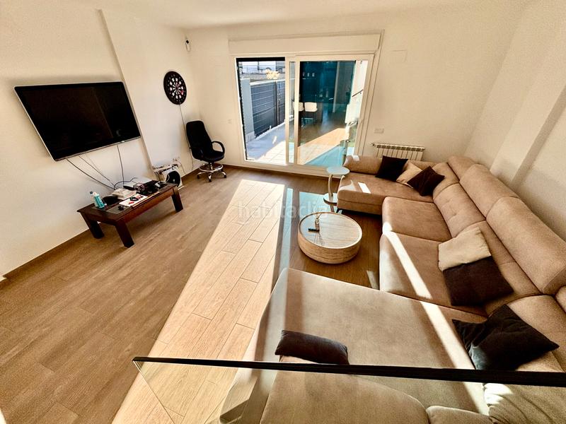 Foto 88c18de0-84c2-4d56-8103-3289e6814f3a. Casa adosada en Centro Mutxamel