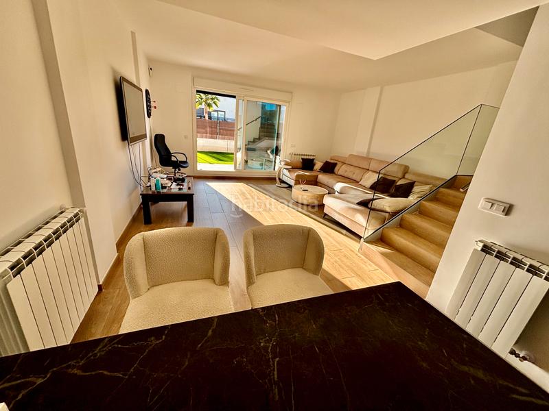 Foto bff9010f-43dc-4f4a-bc67-f039d4ba11c0. Casa adosada en Centro Mutxamel