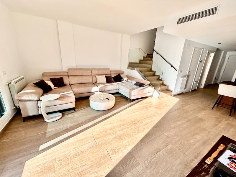 Foto e19acfb8-5e69-41dc-bfff-0e68c59f6866. Casa adosada en Centro Mutxamel