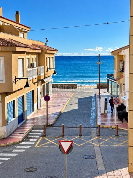 Foto db1079fe-48f5-4a25-a140-ce4cece25747. Piso en Campello Playa Campello (el)