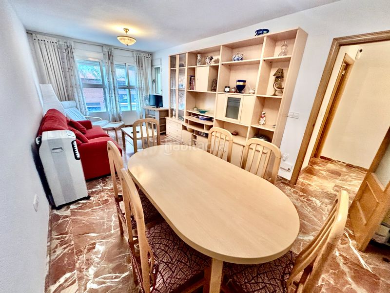 Foto cd85fe6b-da73-4a64-8e1c-93a17e33b53e. Pis amb aparcament a Mercado Alicante