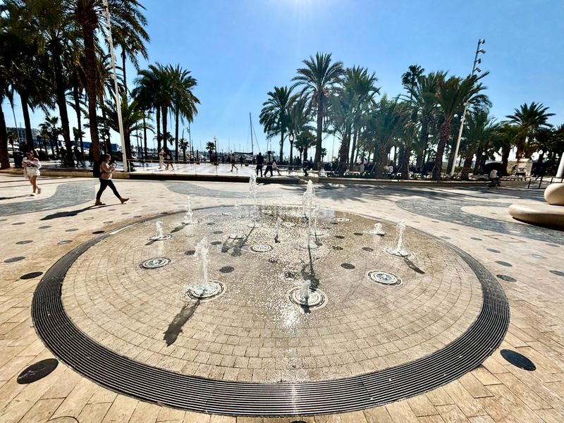 Foto af7a7dd4-9d6b-4eef-9a32-704f11228331. Piso en Casco Antiguo - Sta. Cruz - Ayuntamiento Alicante